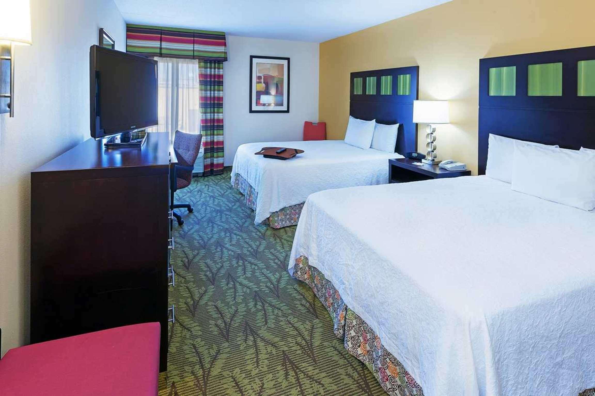 Hampton Inn & Suites Tulsa-Woodland Hills Стая снимка